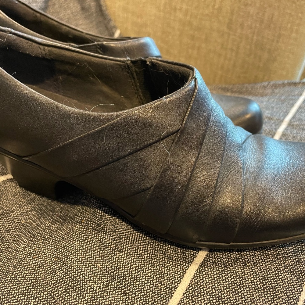 Clarks black shoes